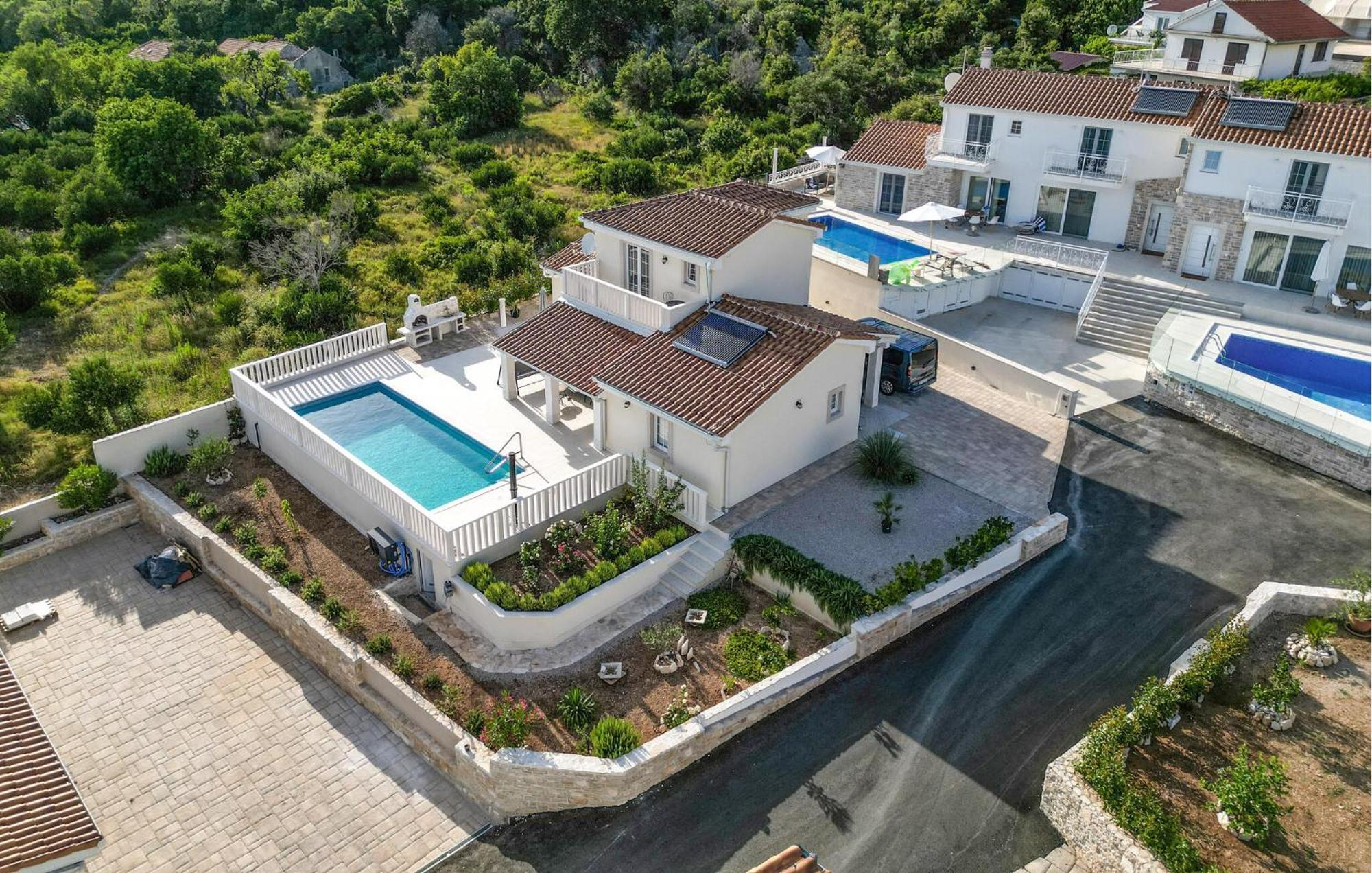 Amazing In With House A Panoramic View *